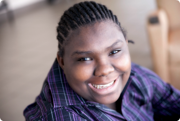 A picture of Lonnae, a fun and caring teen waiting in foster care.